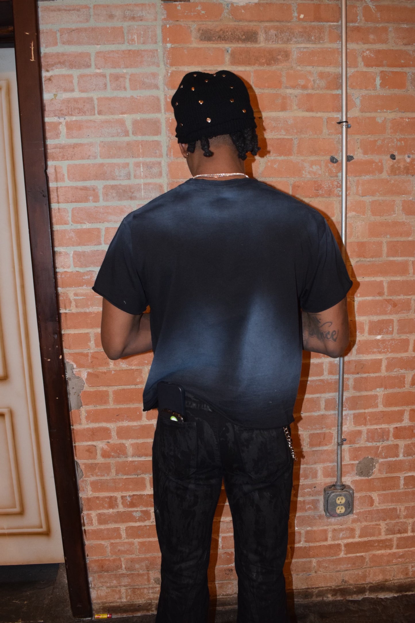 BLACK WASHED “PRAYING SKELE” VINTAGE TEE